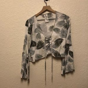 Sadie And Sage Bell Sleeved Crop